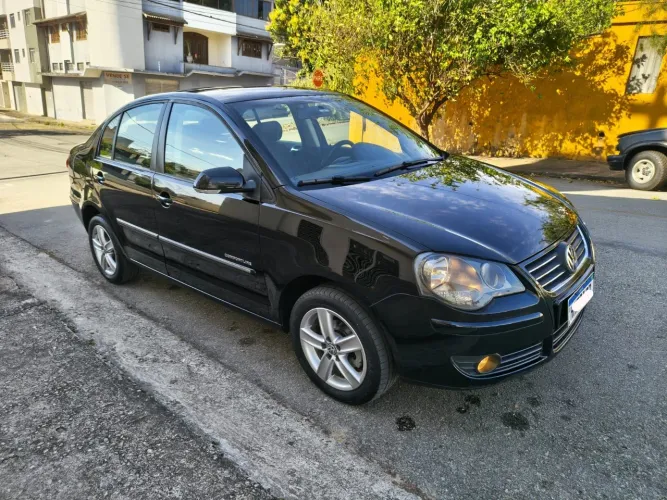 Volkswagen Polo Sed. Comfort. 1.6 MI Tot. Flex 8V 2011