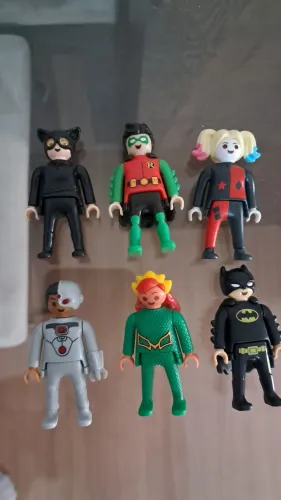 Bichinho Kinder Ovo Herois