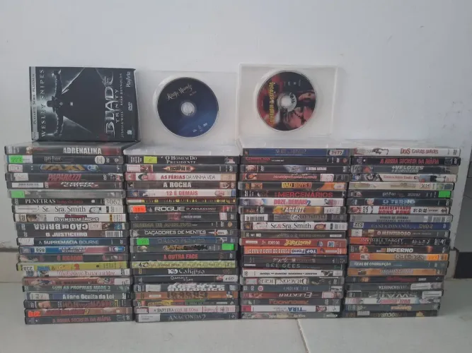 Vendo 200 DVDs todos originais, vários temas