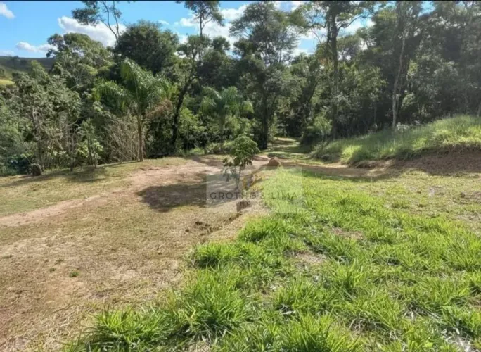 Sítio à venda, 33000 m² por R$ 825.000,00 - Barreiro - Taubaté/SP