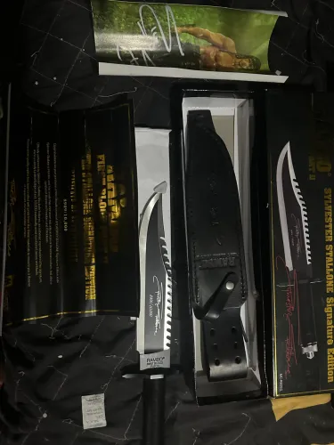 Faca Rambo 2 - Sylvester Stallone Signature Edition.