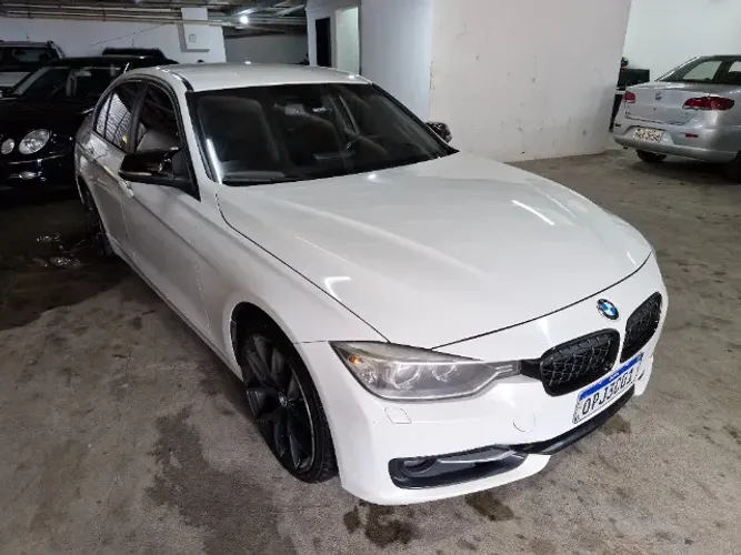 BMW 320I A 2.0 Turbo/activeflex 16V 184cv 4P 2013