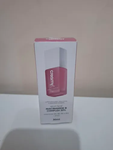 Creamy skincare serum facial nacionalidade B