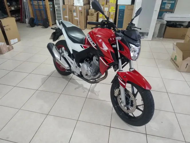 Vendo Twister 2022 em estado de nova apenas 13mil km