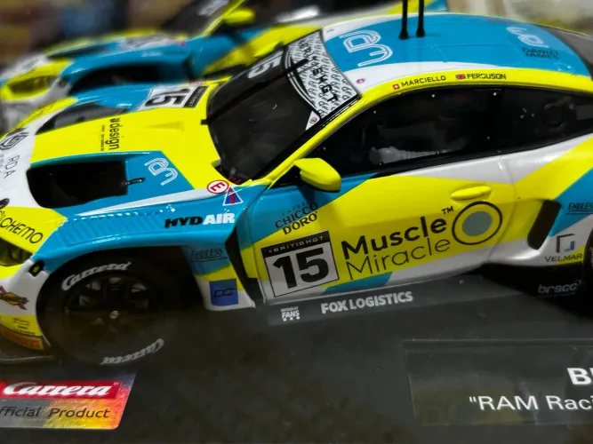 Carrinho Autorama Carrera BMW M4 GT3