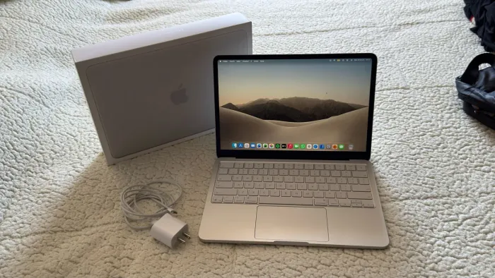 Macbook NEO (PRATA) - NOVO