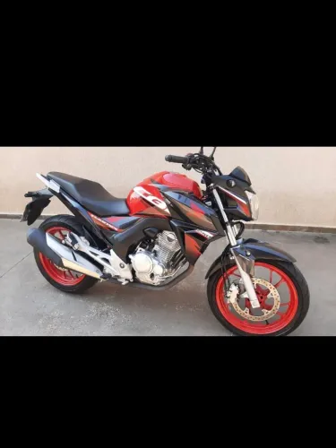 Twister CB 250 2020