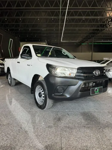 Toyota Hilux CS 4X4 2.8 TDI Diesel Mec. 2025