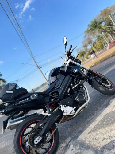 BMW F800R 2013 | 47 Mil Km | Revisada | Pneus Novos | Doc 2026 Pago | Baú Original BMW