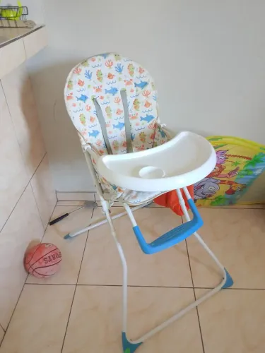 Cadeira de introdução alimentar
