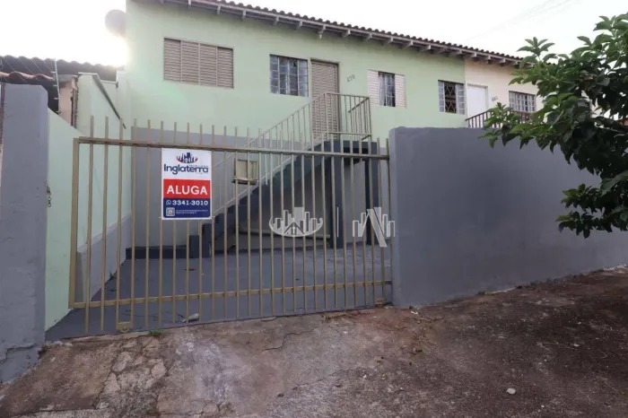 Casa com 2 quartos para alugar, 100 m² por R$ 1.000/mês - Ernani de Moura Lima - Londrina/