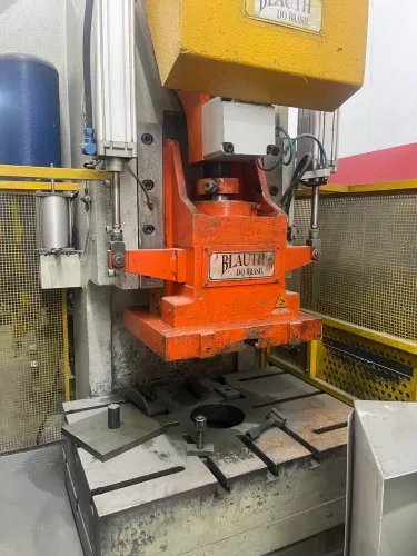 Prensa Blouth 130 ton com laudo nr12 impecável