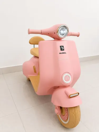 Triciclo infantil elétrico