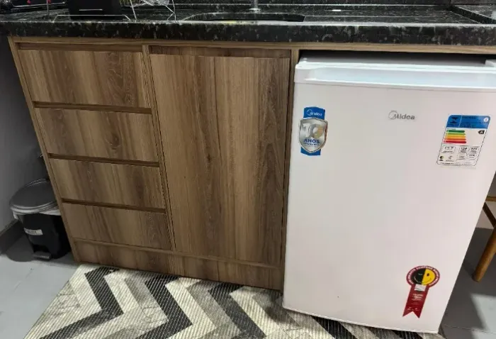 Armário de Cozinha em MDF com Granito, Cuba e Torneira - Conjunto