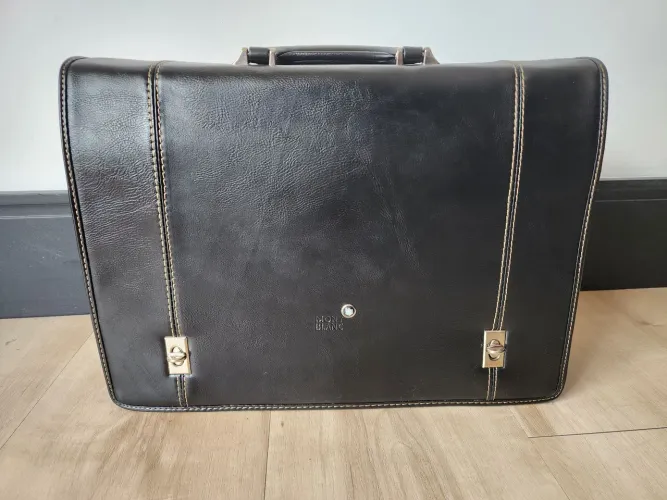 MONTBLANC Bolsa porta documentos executiva couro preta grande nunca usada impecável