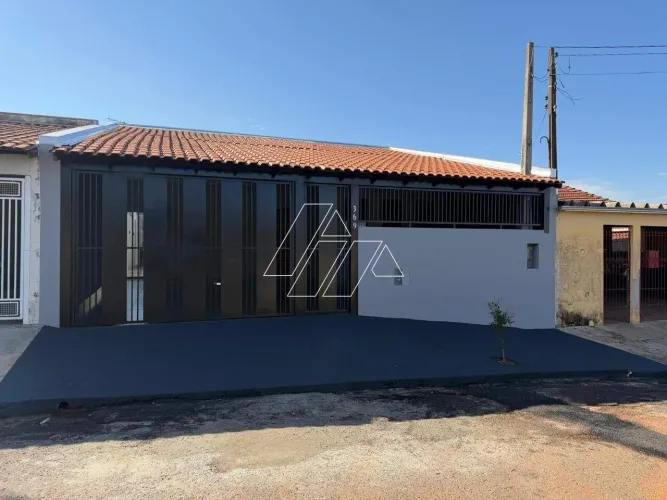 Casa com 3 Quartos à Venda no Jardim Nacional, Marília/SP