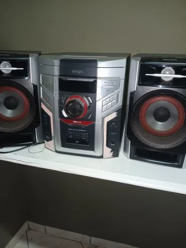 Aparelho de som antigo com defeito Philips para interessados em usar peças 2500wts 