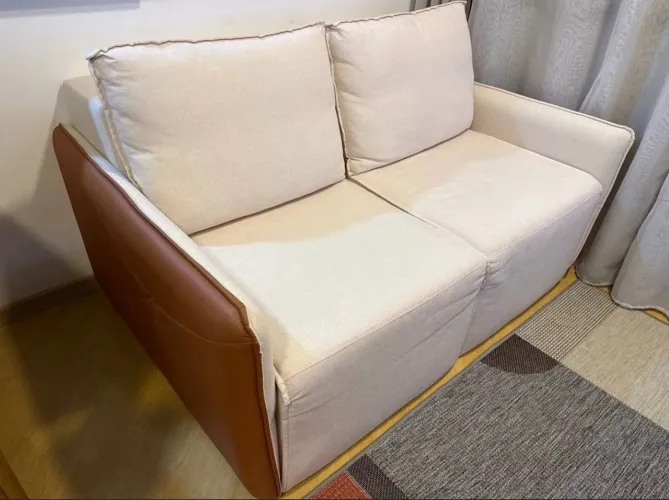SOFA 2 LUGARES RETRATIL URBAN LINHO BEGE E CARAMELO 160 CM