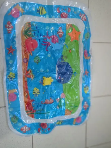 Tapete inflável sensorial de água para bebês com tema marinho