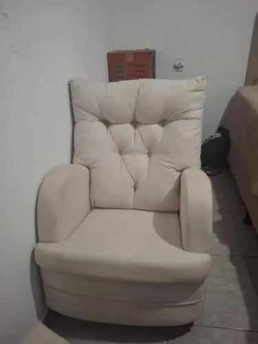 POLTRONA DE AMAMENTAÇÃO 