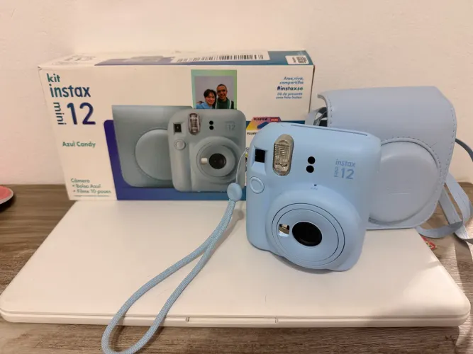 Vendo Câmera instax mini 12 fujifilm NOVA