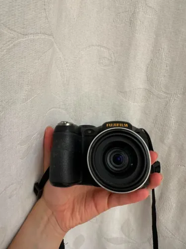 Fujifilm FinePix S2800 | Ótimo estado + Acessórios