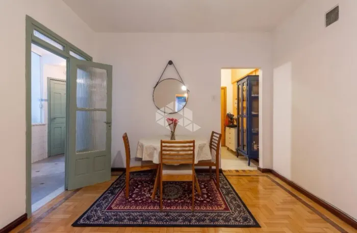 Apartamento de 2 dormitórios, mobíliado, Bairro Centro Histórico, Porto Alegre - RS