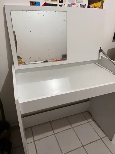 Escrivaninha Tok Stok com abertura