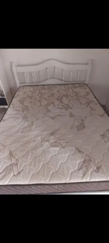 Cama de casal com colchão