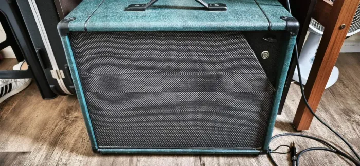 Caixa FRFR falante celestion