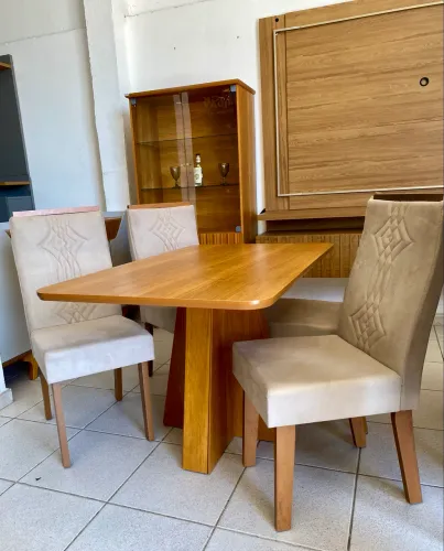 Mesa 4 cadeiras MDF