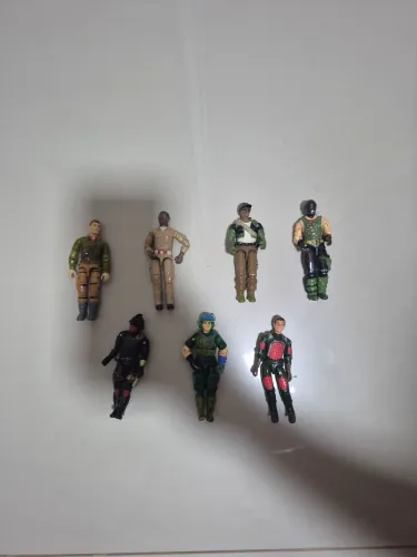 Brinquedos Comandos em Açao