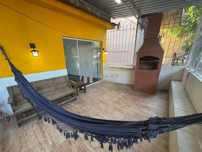 Apartamento sala quarto com varanda gourmet à venda na São Francisco Xavier. Aproximadamen