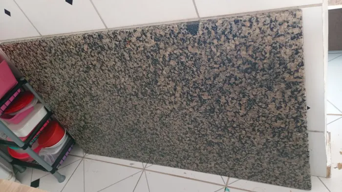 Vendo mármore era uma mesa ficou somente a pedra 