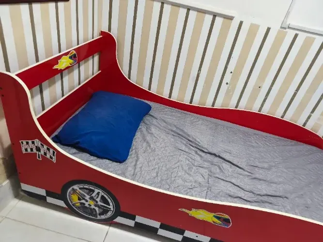 Cama infantil carro 