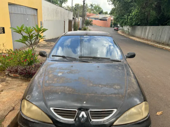 Renault Megane Sedan Rxe/egeus 2.0 2001