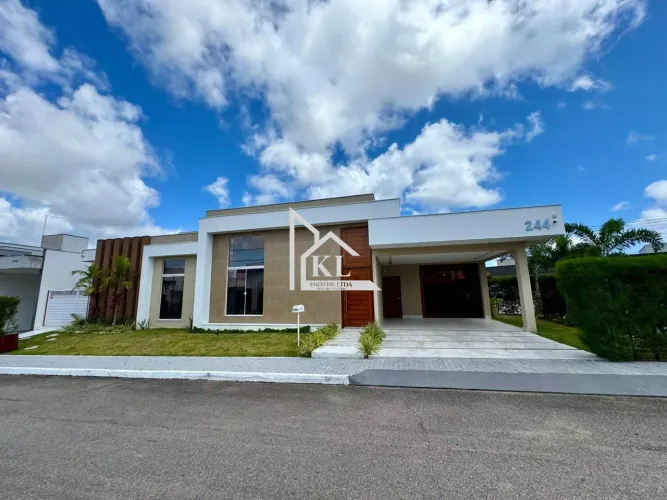 Vende-se linda casa com piscina, 4 suítes no Cond. Central Park II