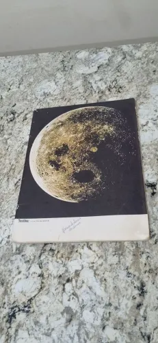 Livro Destino: A Lua