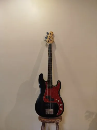 Baixo Strinberg Sonotec Precision Bass 4 Cordas Passivo - Preto com Escudo Tortoise