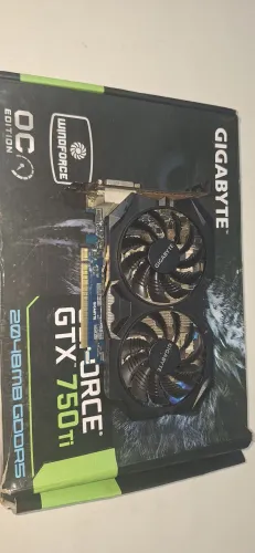 Placa de vídeo GTX 750 Ti Windforce - com defeito