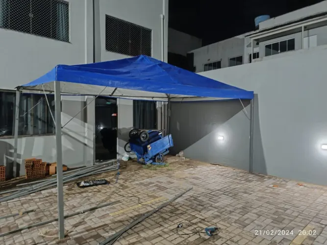 Tenda Piramidal 3,50 x 5 metros - Estrutura Metálica