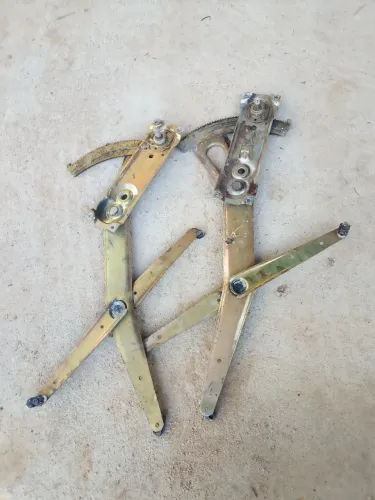 Vendo par de maquinas de vidros manual originais do Kadett