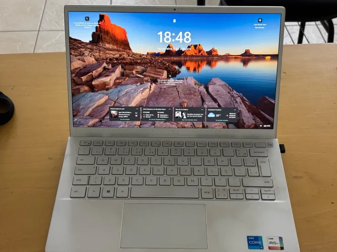 Notebook Dell Inspiron 13" 5301 Core Intel i5-1135G7, Iris Xe, 8 GB RAM, Full HD