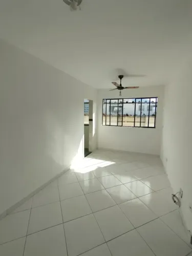 Imóvel para aluguel com 48 metros quadrados com 2 quartos em Jacarepaguá - Rio de Janeiro 