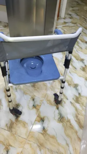 CADEIRA DE BANHO PERFEITO ESTADO 420 REAIS