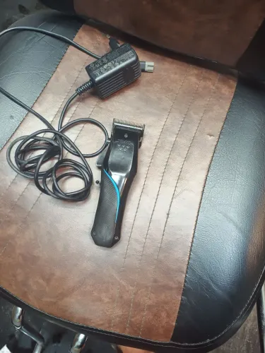 Vendo máquina de cortar cabelo Wahl.