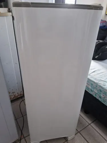 Geladeira Esmaltec