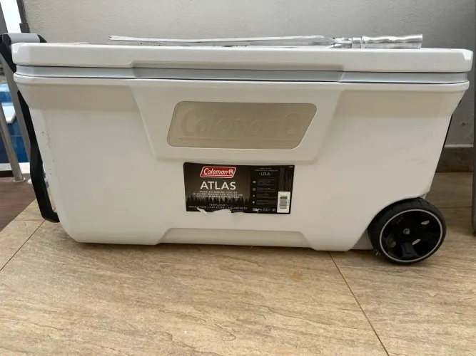 Cooler Coleman Atlas 100QT (94,6L) Importado com Rodas - Conservação de Gelo por Dias