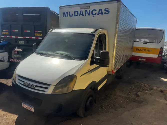 Iveco Daily 70C16 BAÚ 2009/2009