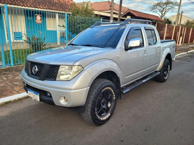 Nissan Frontier LE CD 4X4 2.5 TB Diesel Aut. 2011